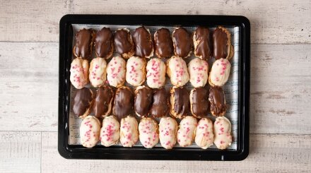 מגש מיני אקלרים