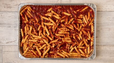 פסטה פנה ברוטב עגבניות עשיר ובזיליקום