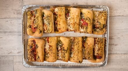 פוקצות פסטו פלפל קלוי ובולגרית